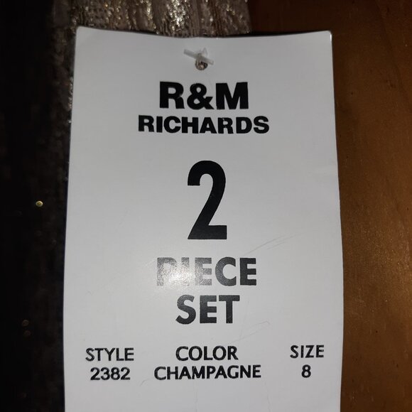 R-M Richards-((New)) (( Item # 310 )) - Picture 10 of 12
